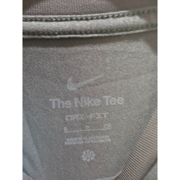 Nike Boys S Gray Long Sleeve Dri-Fit Athletic Top Performance Shirt NWT - Picture 8 of 9